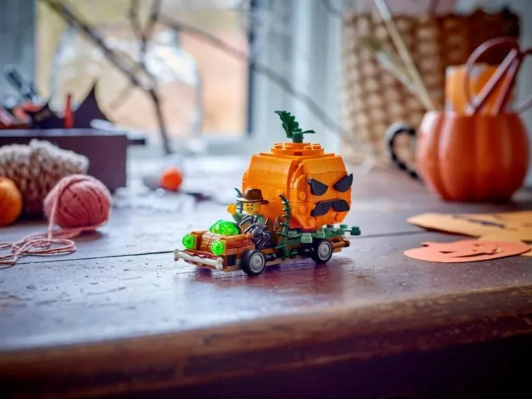 LEGO® Saisonal Pickup mit Halloweenkürbis 40822