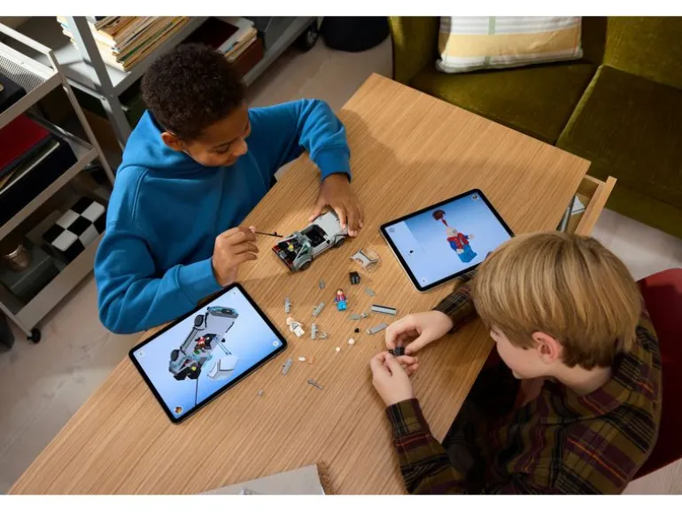LEGO® Speed Champions Zeitmaschine aus Zurück in die Zukunft 77256