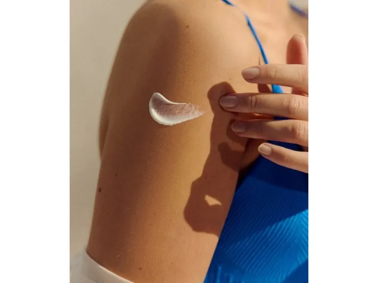 NIVEA SUN Sonnenmilch Sun Protect & Moisture To Go LSF 30 Mini 50 ml