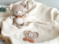 Welcomebabybox Geschenkset Milu – Decke & Bär